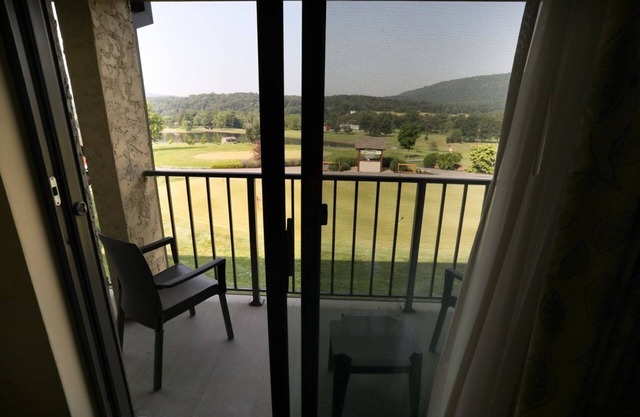 Carroll Valley Stay | Golf View Double Room