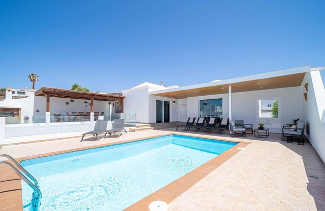 Cartamar | Newly refurbished detached villa with lots of outdoor space