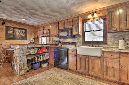 Carters Hideaway by Fairy Stone Pool and Hot Tub
