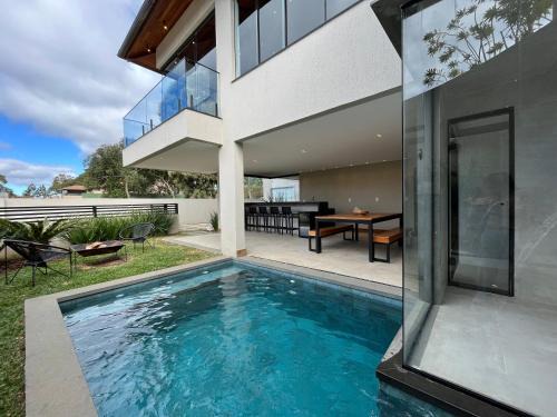 Casa 05 Monte Boa Vista - Casa de Luxo na Serra com Sauna e 4 Suítes