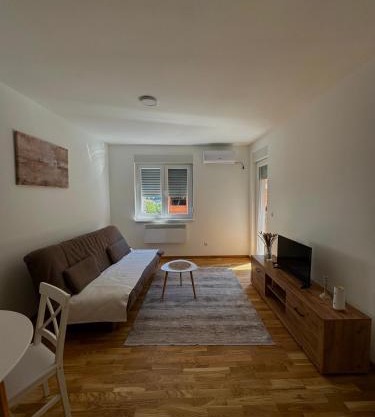 Casa 20 Cozy New Apartment in Central Zvornik Near Border and Airports