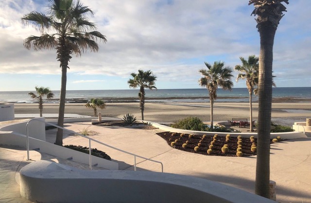 Casa 603- Tessoro Luxury Beachfront Condo- Las Conchas