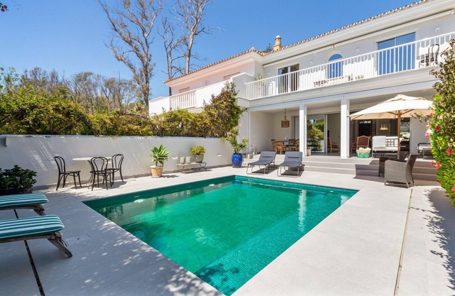 Casa Agnes - 3 Bed Townhouse 250m from the beach!