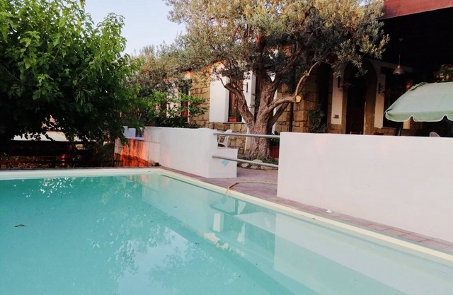 Casa Ale, in the hills 5 minutes from the sea with a small pool