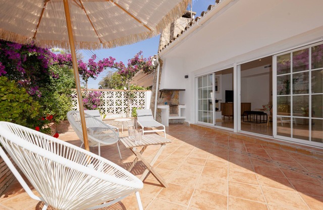 Casa Andasol - holiday home close to the beach in Costabella
