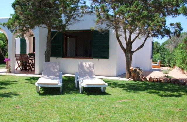 Casa Barregas. Unifamiliar en Cap D'Artrutx, Menorca. Casa con jardín.