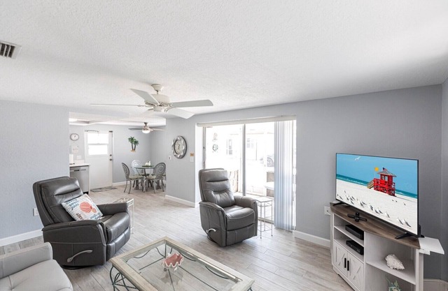 Casa Blanca - VA05 - Breathe Easy on Siesta Key