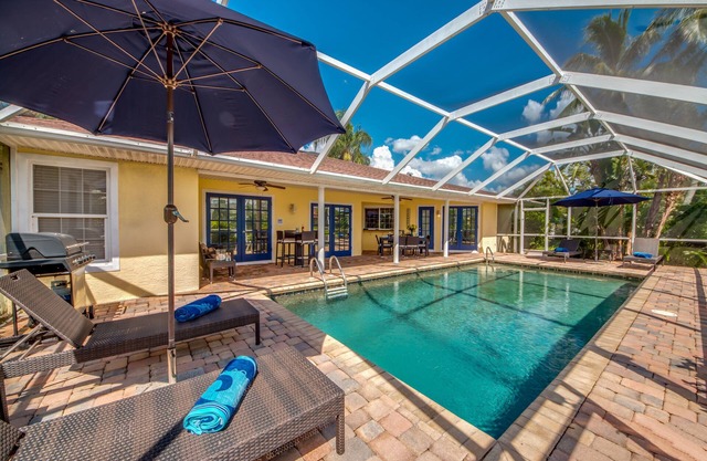 Casa Blue Horizon - Pool with Canalview - 4 Bedrooms - 3 Bath - Southex.