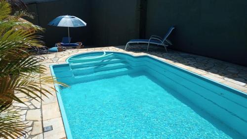 Casa c/piscna em cond. fechado