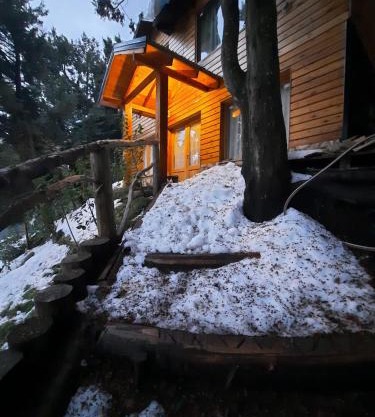 Casa Cabaña de Alquiler Turístico para Vacacionar con Familia o Amigos en San Martin de los Andes Capacidad 6 Personas
