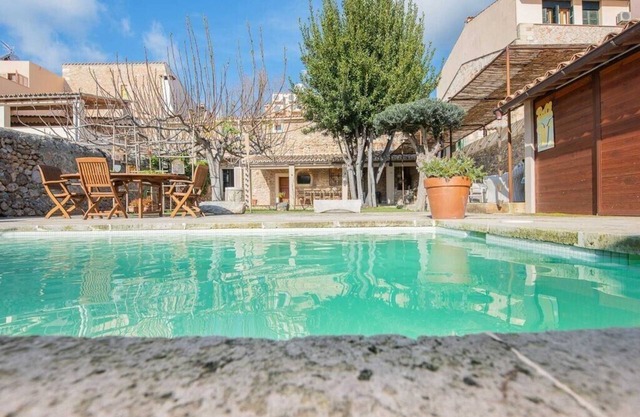 Casa Caimari - stylish 3BR townhouse in the heart of Caimari, AC, Private Pool