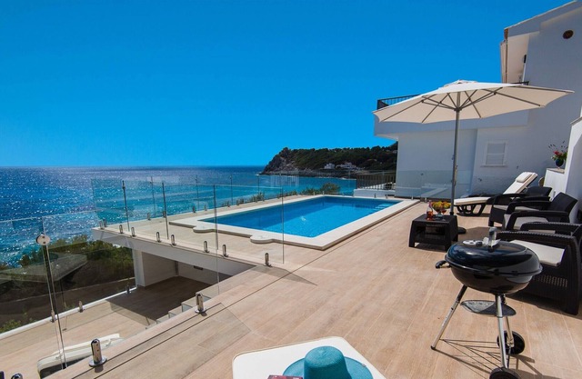 Casa Carol on the rocks MHM-piscina,A/C,wifi grati
