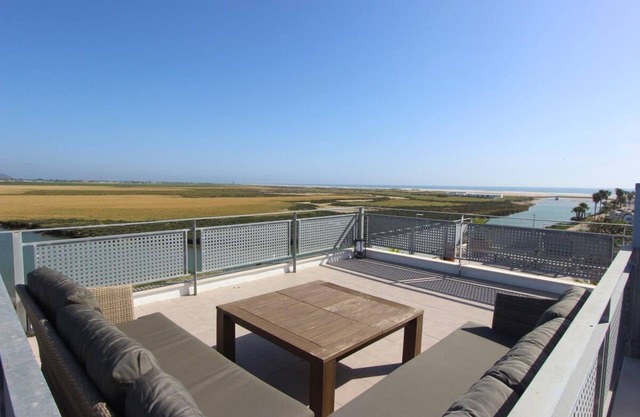Casa Castilnovo - Townhouse built in "loft"style with roof terrace with fantastic sea views close to the beach
