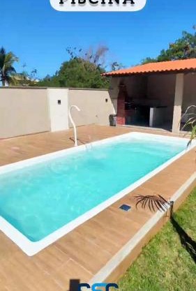 Casa com piscina em castelhanos