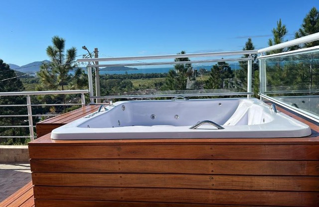 Casa com spa em Caraguatatuba