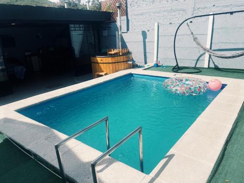 CASA con piscina temperada, tinaja y quincho próxima a Playa Sn Alfonso