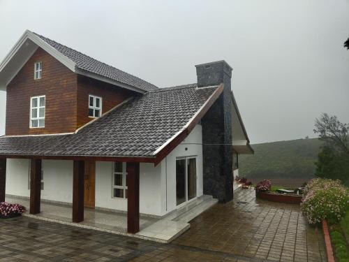 Casa de Amor Ooty by EBR , Cozy Villa near Ooty Emerald Lake