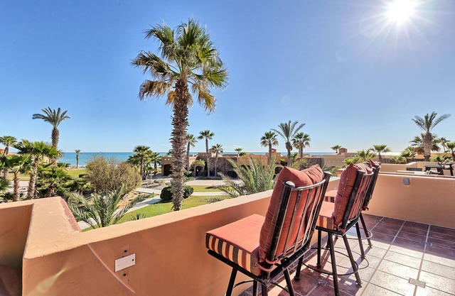 Casa de Bella Suenos, 3 Bedroom Villa Steps to Pool and Beach at Bella Sirena