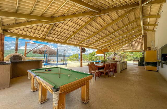 Casa de Campo com Linda Vista Para Lago e Montanha em Caldas Novas-go