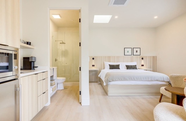 Casa De La Vina Unit 10 - Boutique Suites