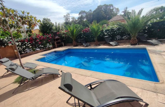 Casa de Lujo con Encanto y Piscina Dentro de Candeleda
