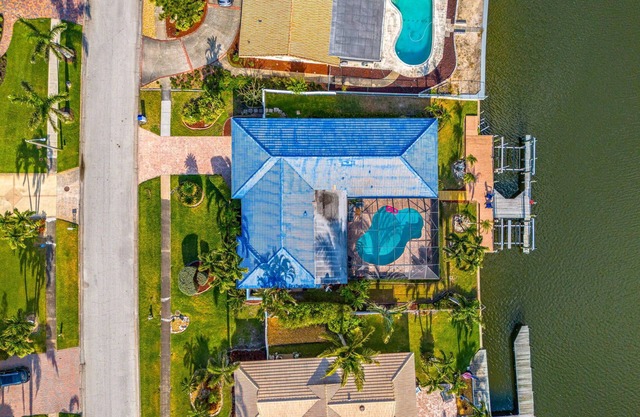 Casa De Olas Waterfront Luxe Home Heated Pool Boat Lift Minutes to Beach