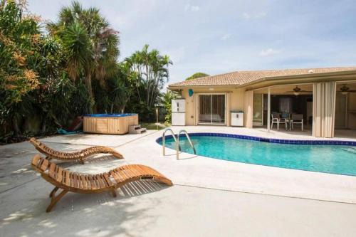 Casa Del Sol-Huge 3br! Beaches Pool and Hot Tub!