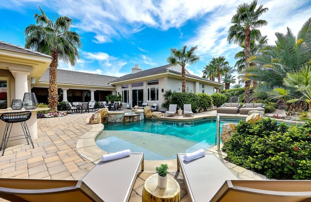 Casa Del Sol - Private Courtyard w/Pool & Incredible views of PGA West. #241306 5br