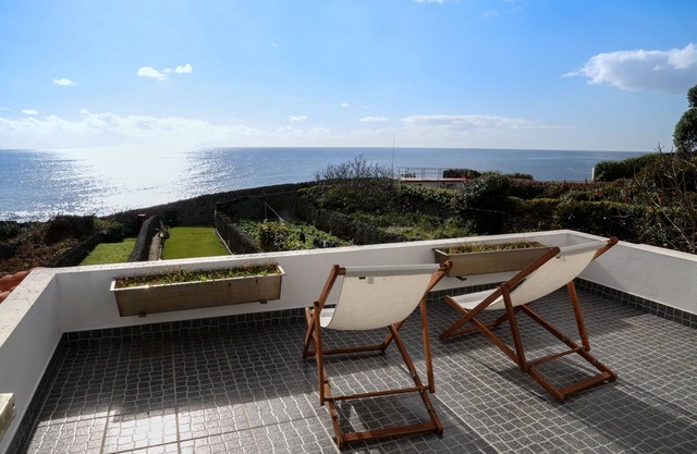 Casa do Atlântico - holiday village Property with views and direct access to the sea