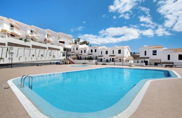 Casa Dos Ángeles with Mountain View, Pool, A/C, Wi-Fi, Garden & Terrace
