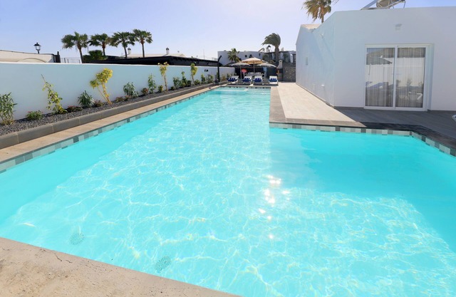 Casa El Cielo 3 bedrooms, 3 baths free A/C, Electric heated pool