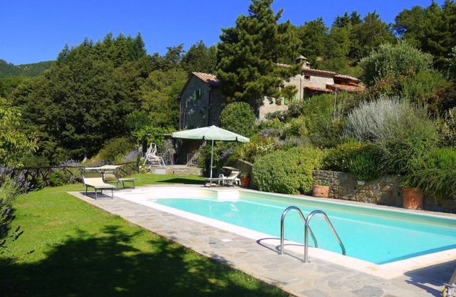Casa Emma, Near Cortona, Private Pool. BBQ, Stunning views, BBand,Relax, enjoy!