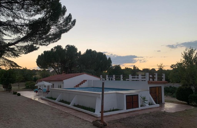 Casa en Finca, Villa con Piscina Zarzuela