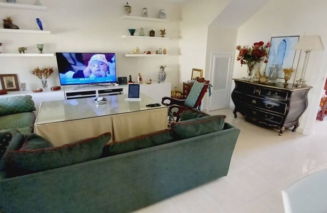 Casa con Todos los Servicios, Casa Habitual de la Familia, muy Tranquila, Comoda