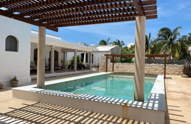 Casa familiar, alberca privada, pasos de la playa