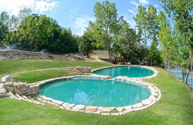 Casa Fattorina C: A characteristic and welcoming apartment surrounded by the greenery, with Free WI-FI.