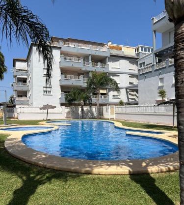 Casa Gloria con gran patio y acceso directo a piscina
