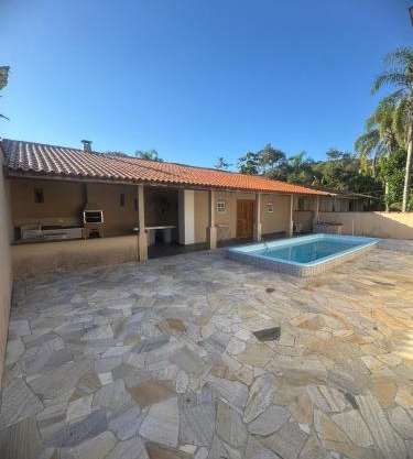 Casa Jd São Lourenço 3 quartos na rua da praia sendo 2 praias