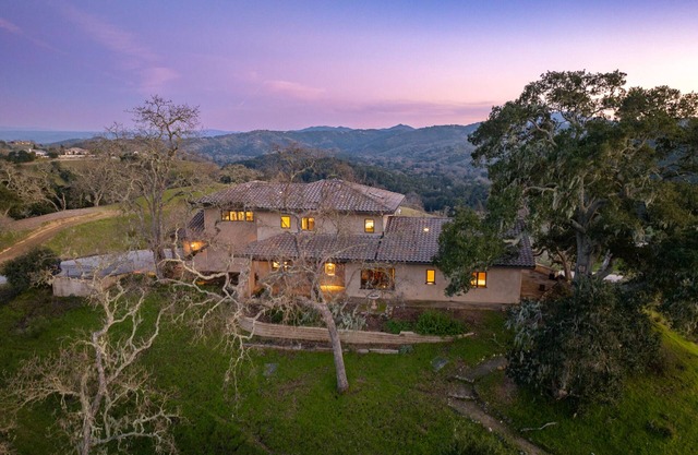 Casa Kaleidoscope – Eco-Luxury Hilltop Retreat