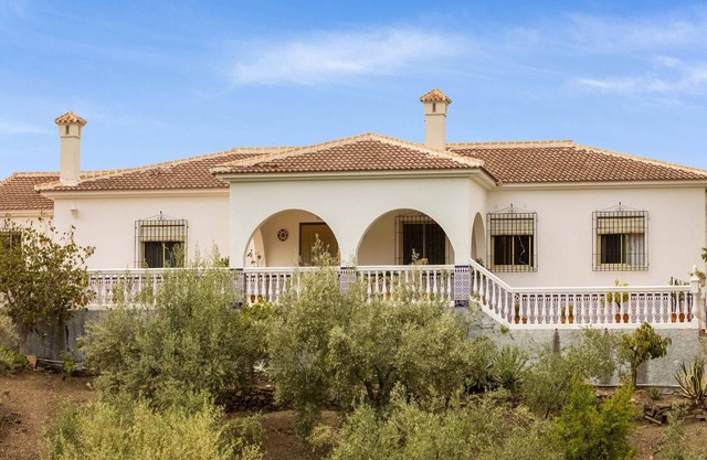 Casa La Loma with Pool