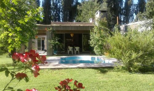 Casa Los Cerezos en Chacras de Coria