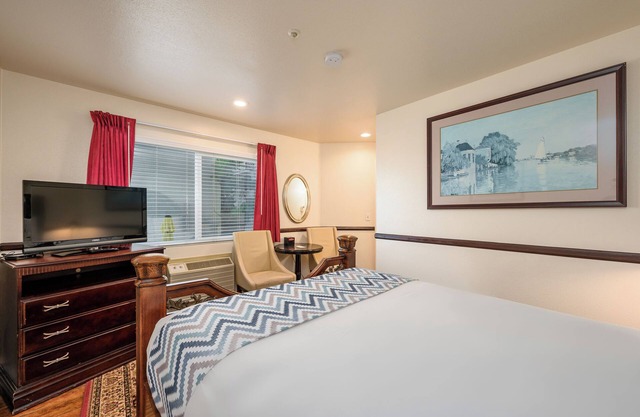 Casa Mariquita Standard King Ensuite Room