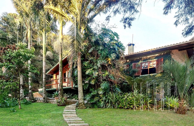 Casa Merlot with Fireplace, Court and Lake View