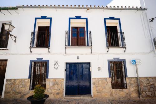 Casa Mox con Parking Privado al pie de la Sierra de las Nieves