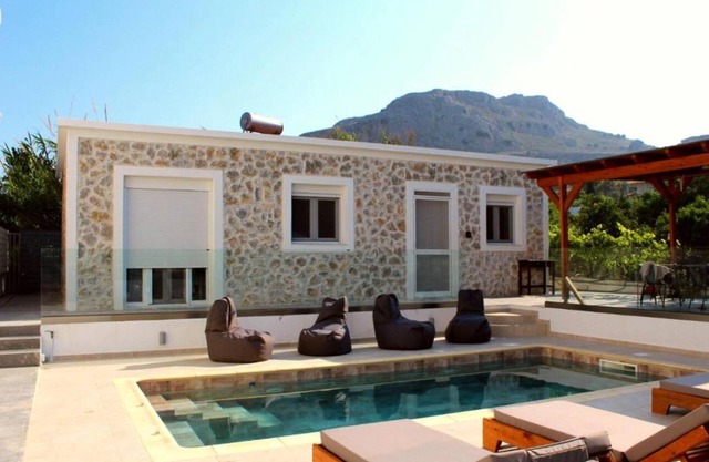 Casa Nikolou Stegna