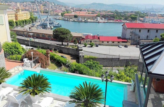 Casa Nuria D: A modern and graceful studio apartment which faces the sun and the sea, with Free WI-FI.