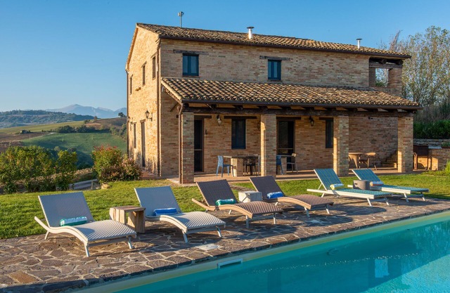 Casa Pace e Gioia - Restored farmhouse with private pool and amazing views