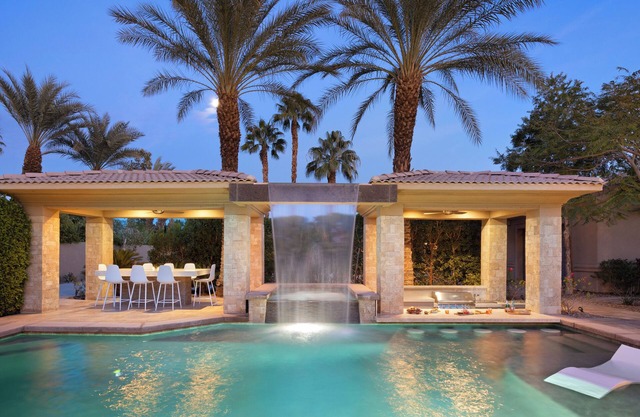 Casa Palmera by AvantStay | Entertainer's Oasis w/Guesthouse