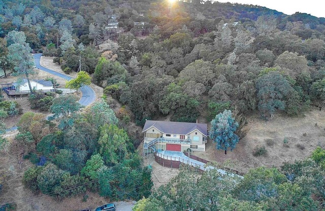 “CASA PRIVADA” A Grand Napa Wine Country Retreat