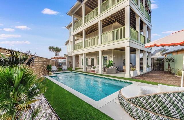 Casa Sandy Ten: Private Heated Pool, Close to the Beach w Gulf Views, Golf Cart Access